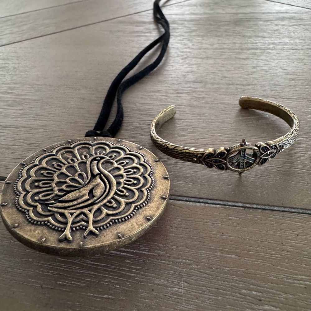 Lucky Brand Gold Pendant Necklace with Bracelet (Set) - Picture 4 of 16